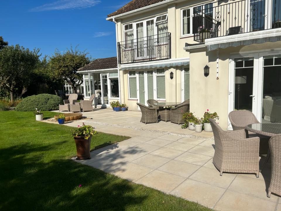 Sussex Patios & Brickwork Ltd